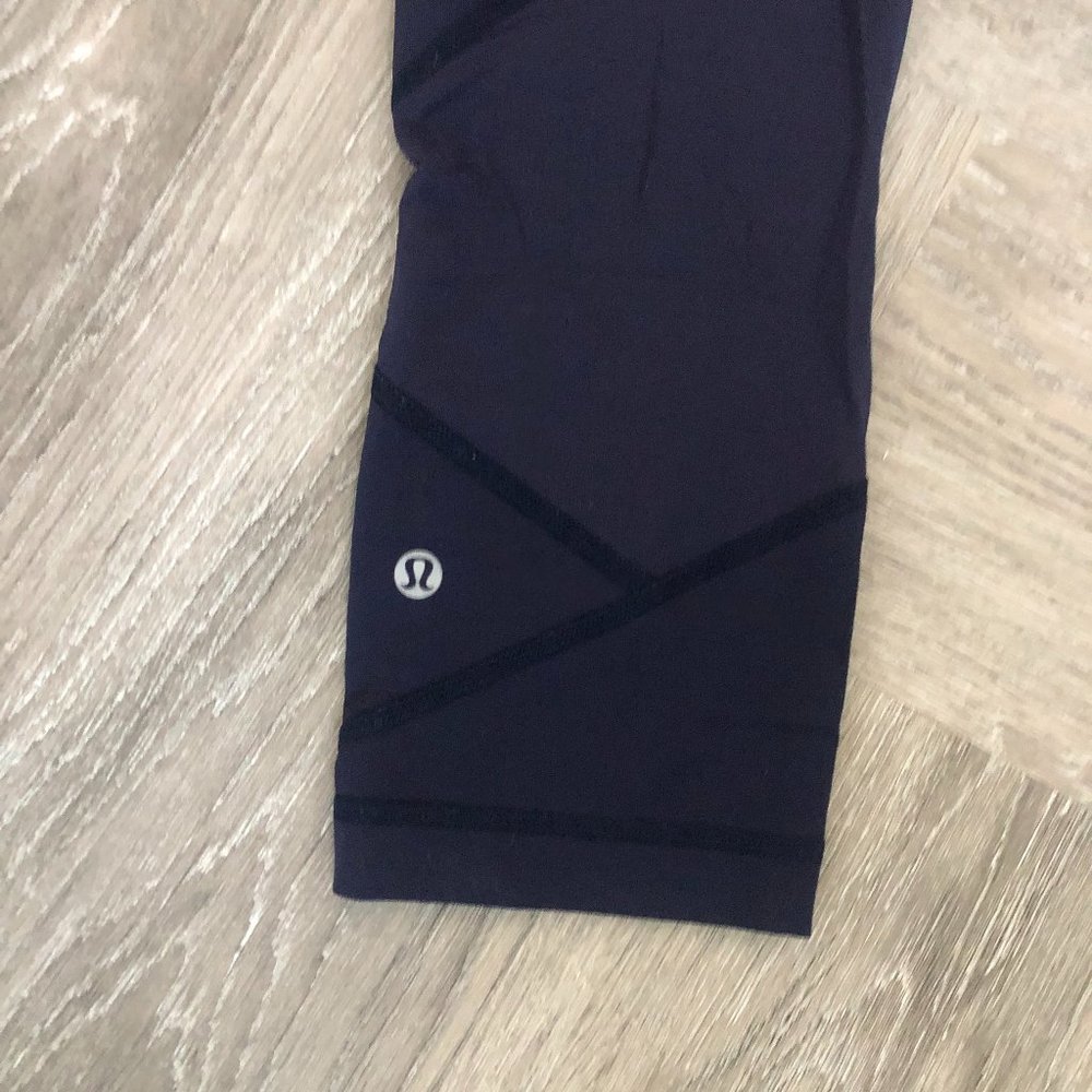 Navy High-Rise Crop Leggings | Lululemon | Size 6 - Picture 3 of 3